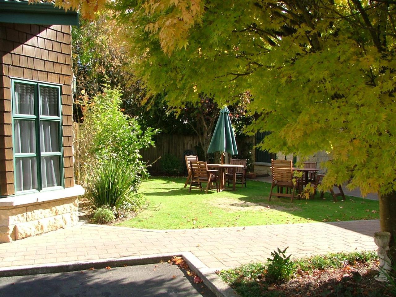 Cambridge Mews Motel Экстерьер фото