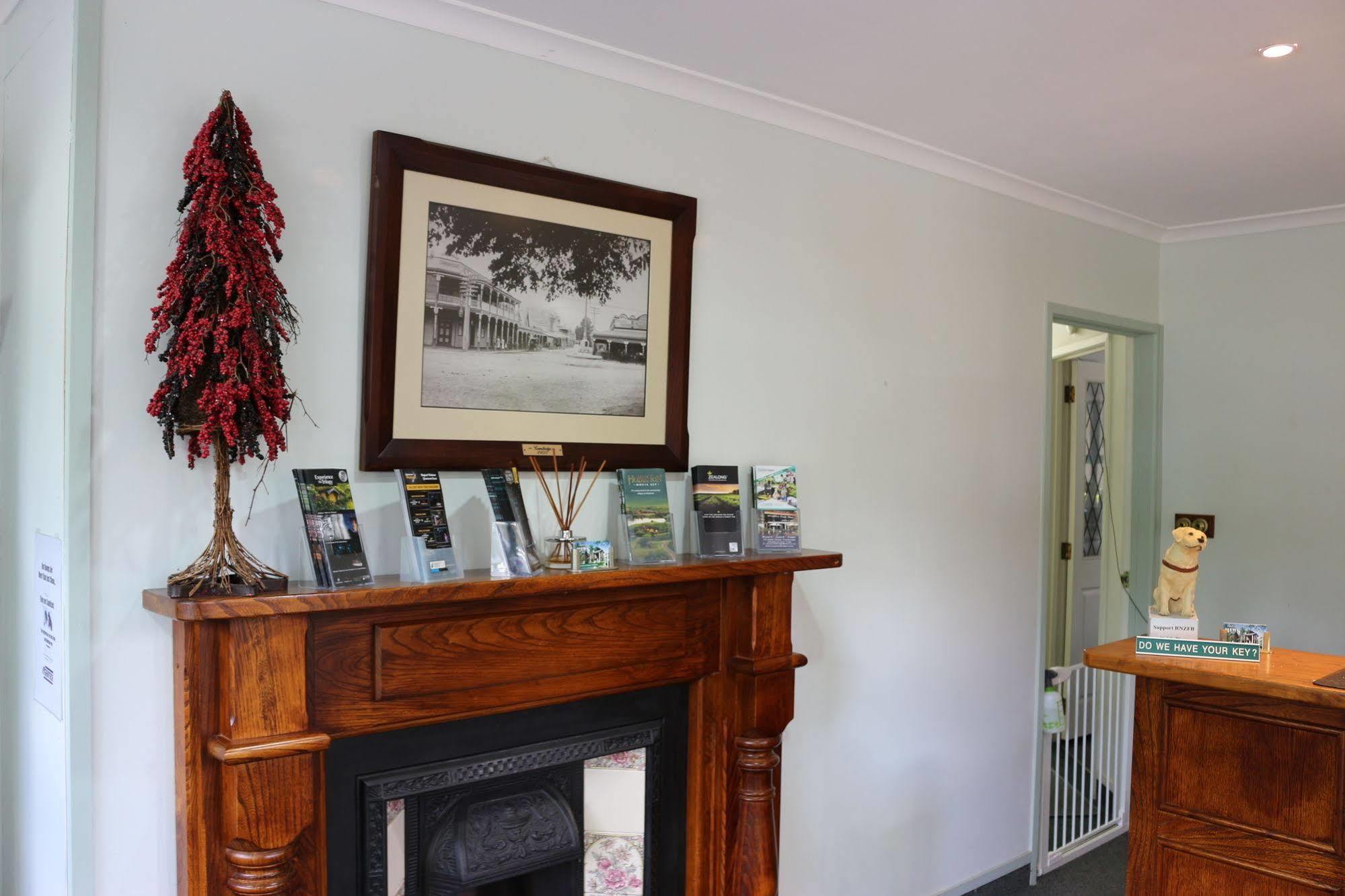 Cambridge Mews Motel Экстерьер фото