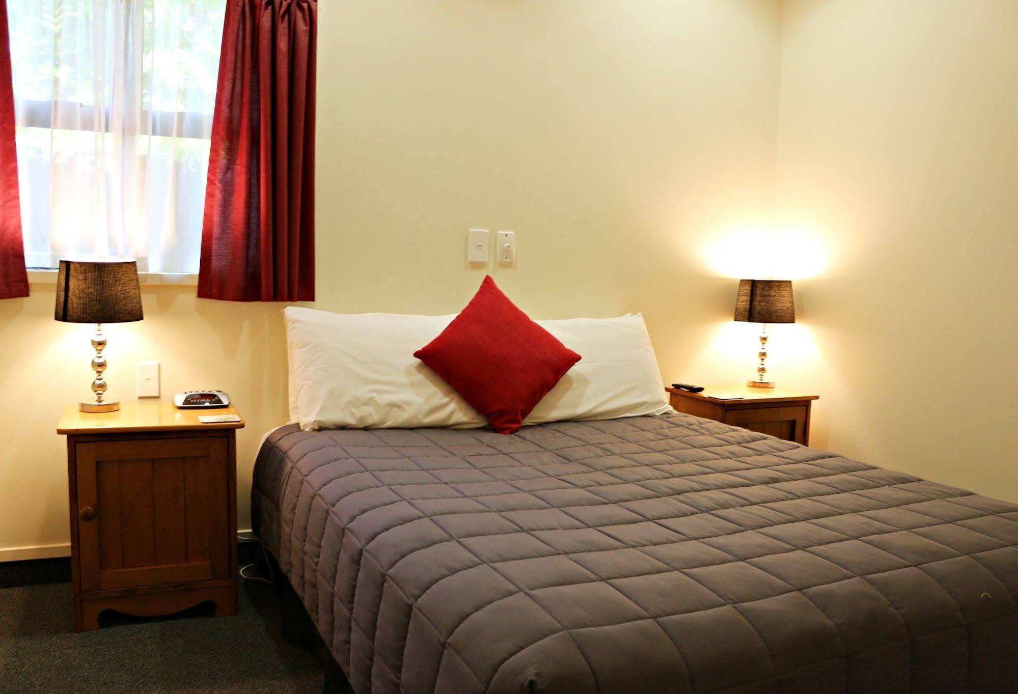 Cambridge Mews Motel Экстерьер фото